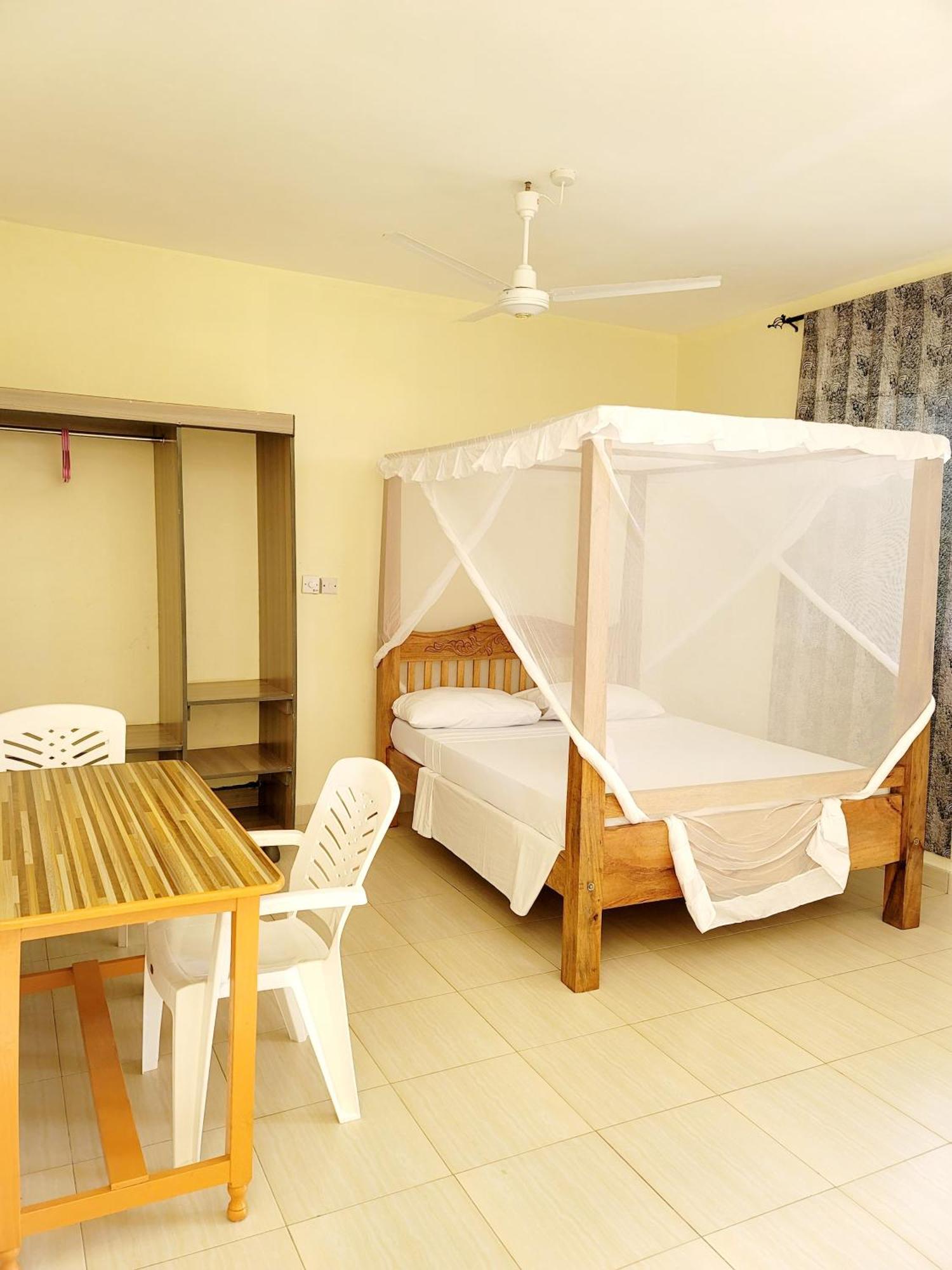 Casuarina Lounge Hotel Melinde Exterior foto